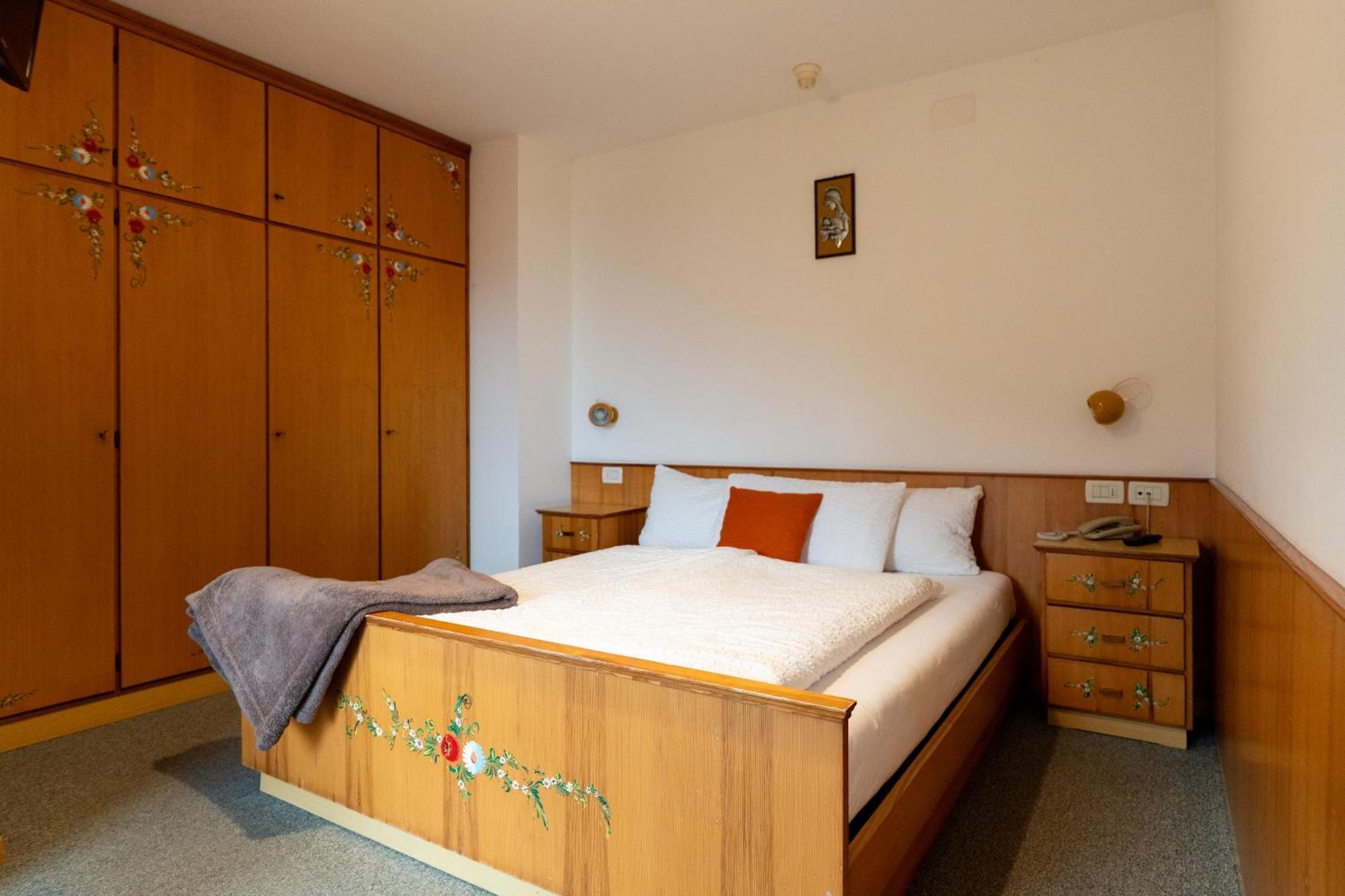 Albergo Pensione Serenetta Varena Luaran gambar